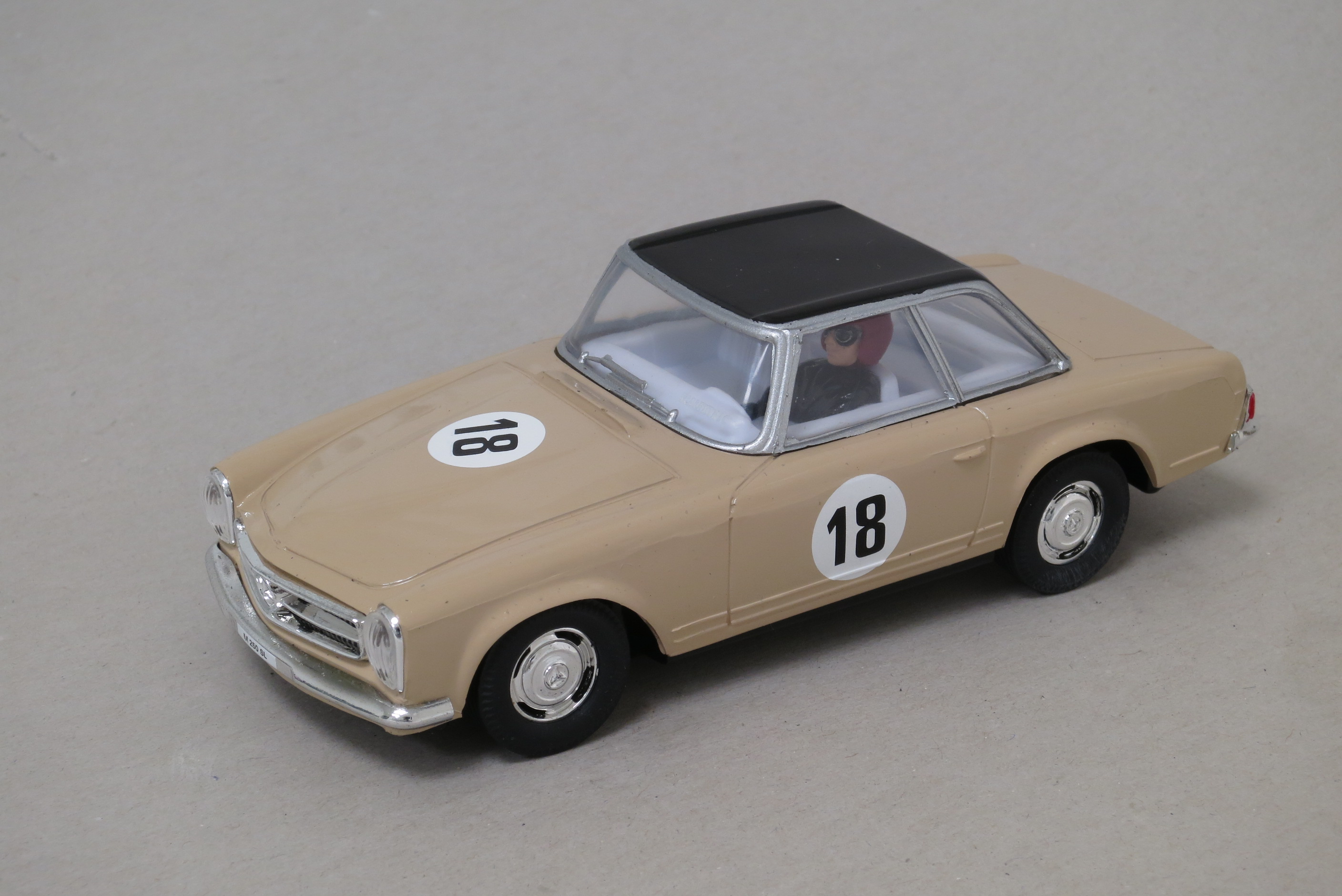 868 Mercedes 250 SL ,cmp08.jpg