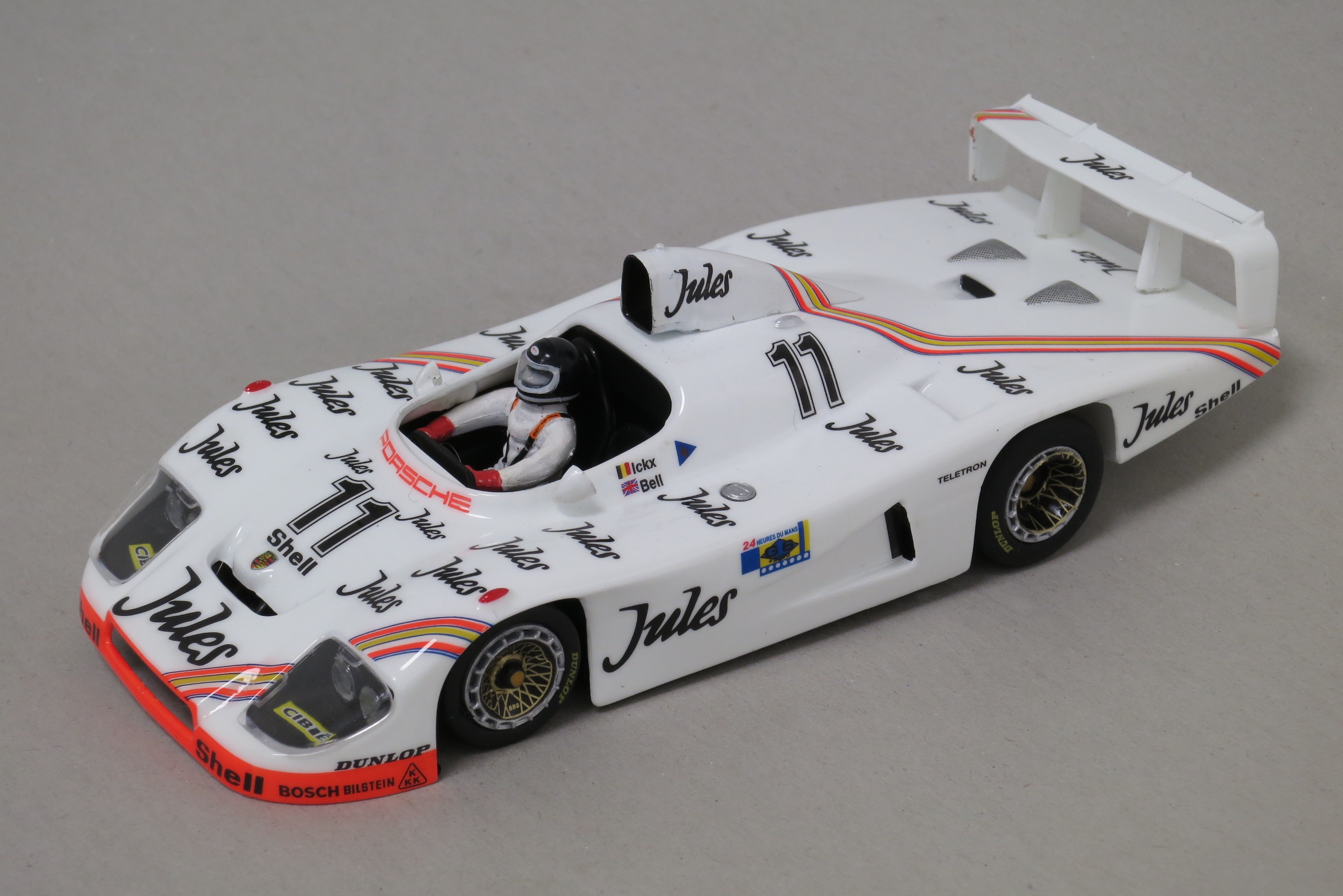 1686 Porsche 93681 ,801601.jpg