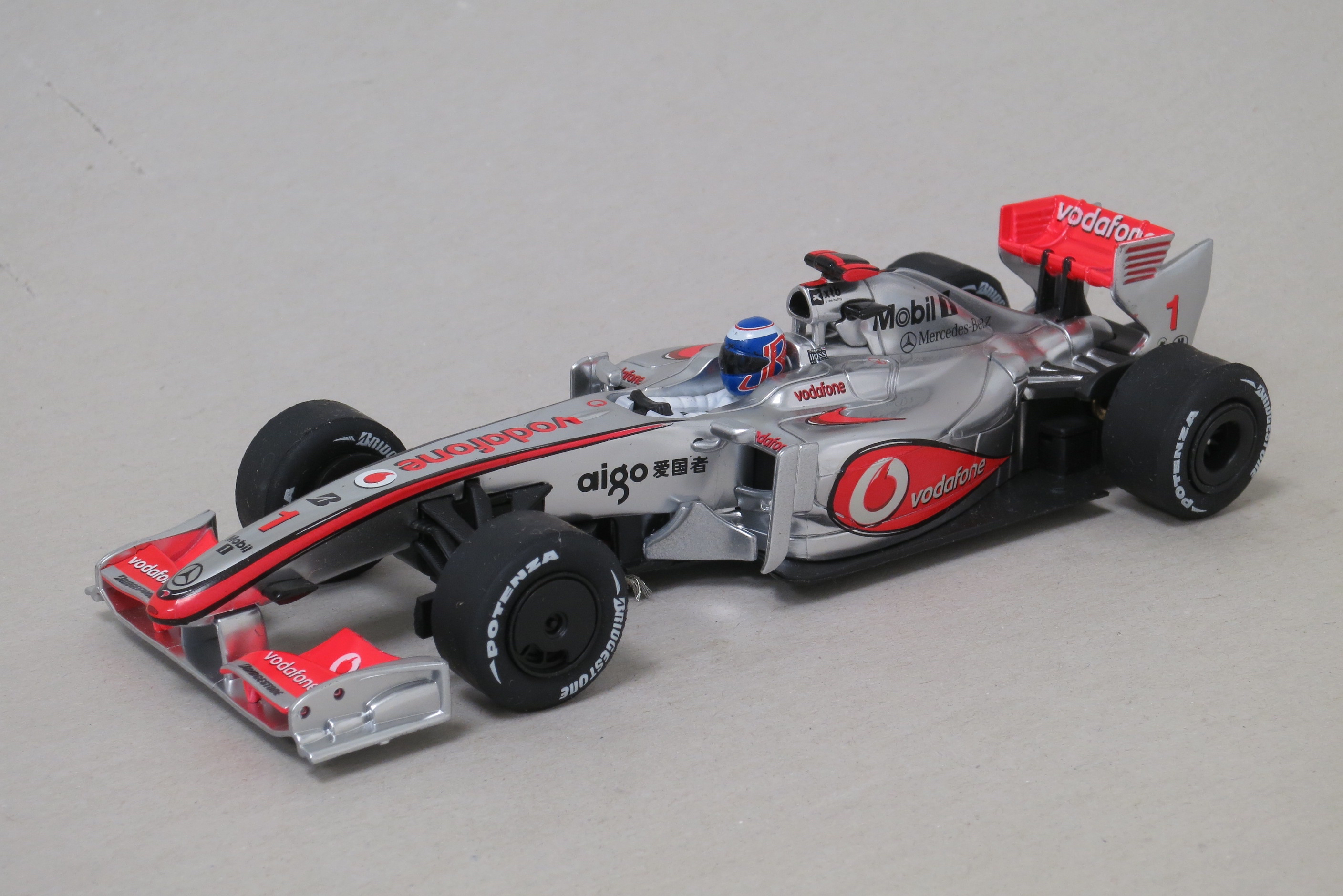 1726 McLaren Mercedes MP4-24 ,27325.jpg