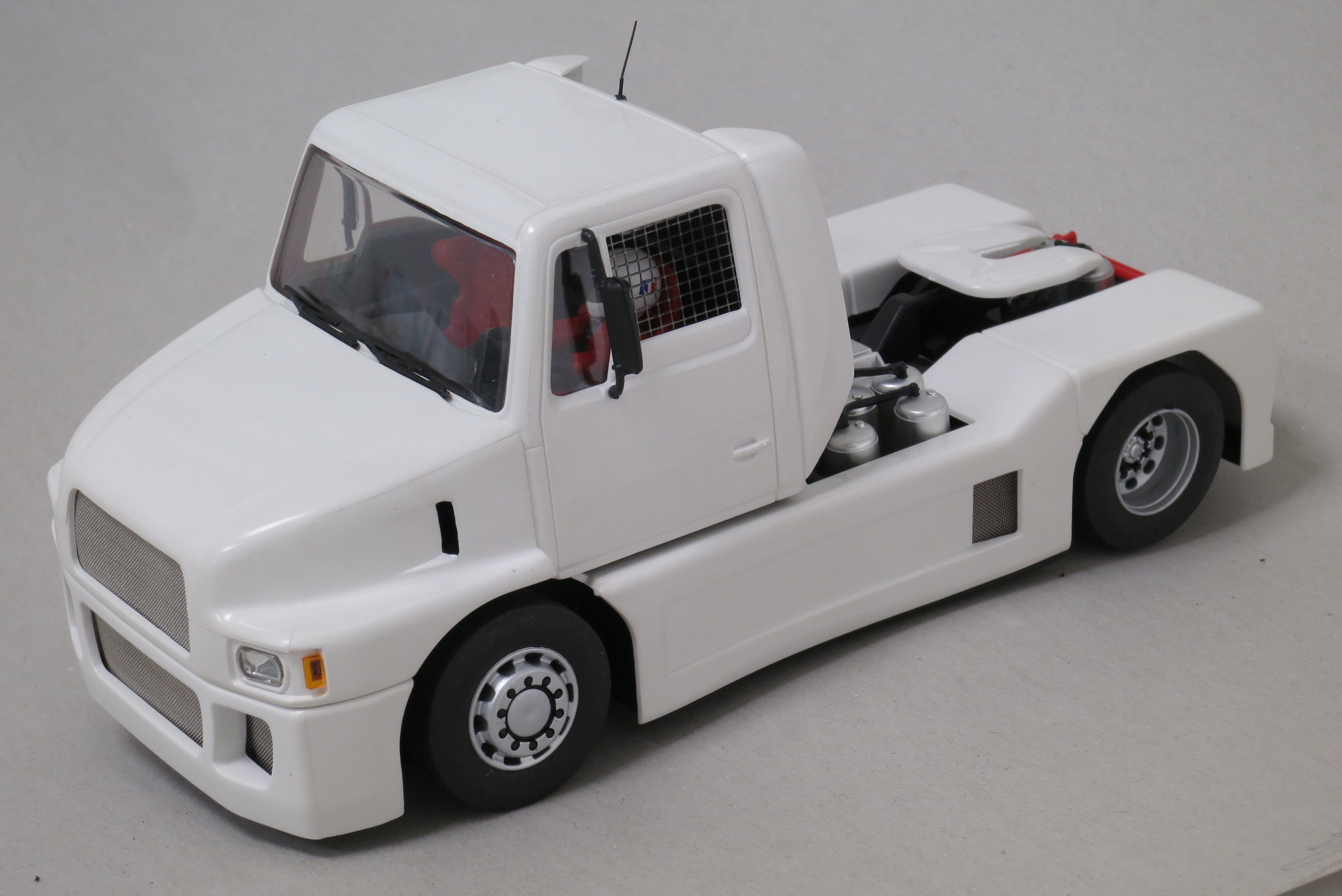 1736 Sisu SL 250 ,08048 FLY200.jpg